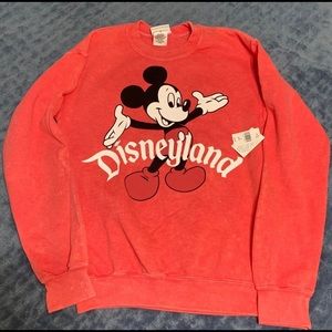 Vintage-styled Disneyland Crewneck!